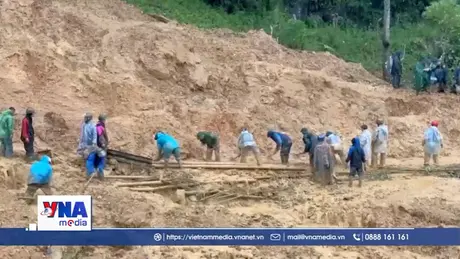 Sạt lở đất ở Lũng Cú khiến 4 nạn nhân mất tích