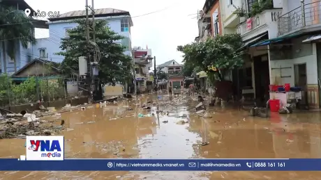 Nước rút, người dân Lào Cai tất bật dọn dẹp nhà cửa, đường phố
