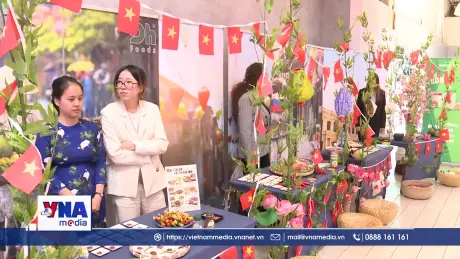 Tuần hàng Việt Nam tại Carefour Verdun