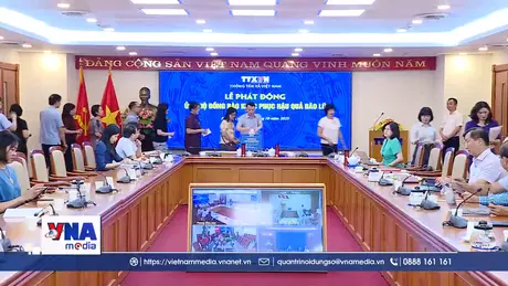 TTXVN quyên góp ủng hộ đồng bào khắc phục hậu quả bão lũ