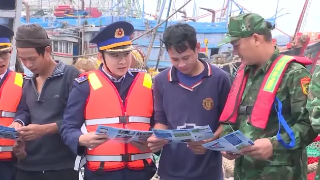 Chính sách và cuộc sống: Hoàn thiện thể chế về phổ biến giáo dục pháp luật