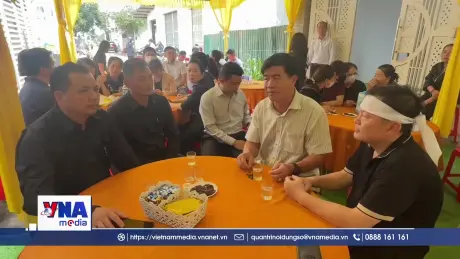 Thăm hỏi gia đình Chủ tịch UBND xã tử vong khi chống lũ lụt