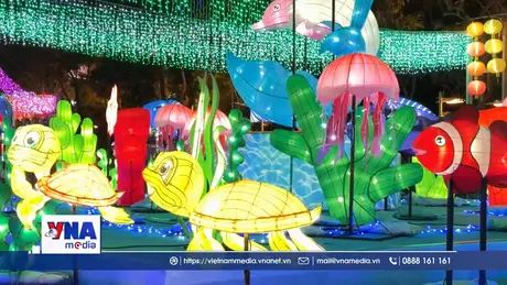 Tết Trung Thu rộn ràng tại Hong Kong (Trung Quốc)