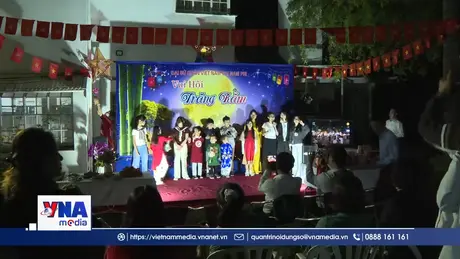 Rộn ràng đêm hội Trăng Rằm tại Nam Phi