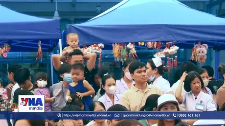 Mang Tết Trung thu đến với bệnh nhi ở TP.HCM