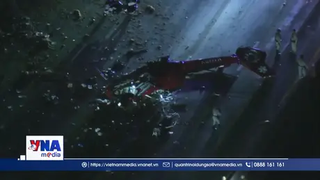 Trực thăng y tế rơi trên đường cao tốc tại Mỹ, 3 người nguy kịch