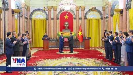 Chủ tịch nước trao quyết định phong hàm và bổ nhiệm các Đại sứ Việt Nam