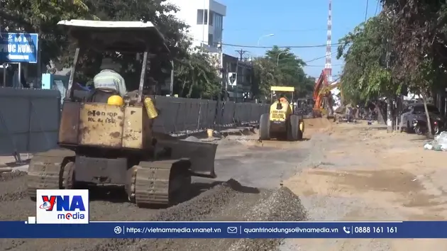 Gấp rút thi công tuyến đường trọng điểm kết nối du lịch Mũi Né