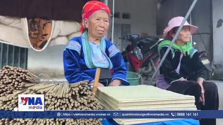 Sắc màu chợ phiên Dào San