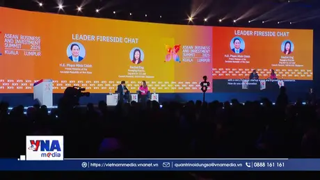 Thủ tướng đối thoại tại Hội nghị kinh doanh - đầu tư ASEAN