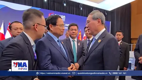 Thủ tướng Phạm Minh Chính gặp Thủ tướng Trung Quốc Lý Cường