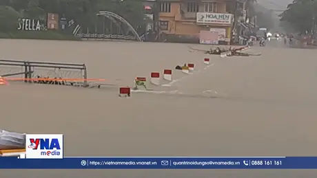 Thủ tướng chỉ đạo ứng phó khẩn cấp mưa lũ lớn tại Trung Bộ