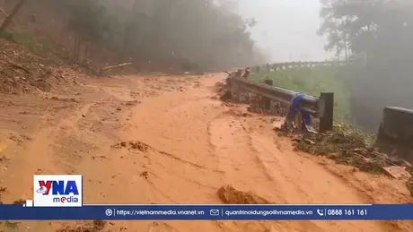 Huế: Sạt lở nghiêm trọng trên nhiều tuyến đường giao thông miền núi