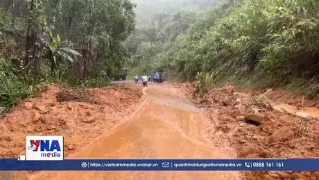 Chủ tịch tỉnh Quảng Ngãi kiểm tra các điểm sạt lở tại các xã miền núi