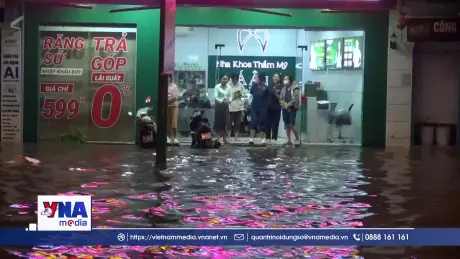 Mưa lớn gây ngập nhiều tuyến phố khu vực ven biển tỉnh Lâm Đồng
