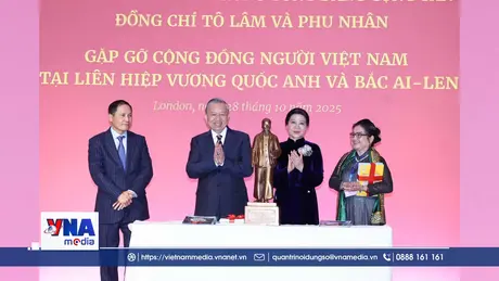 Tổng Bí thư gặp gỡ cộng đồng người Việt Nam và cán bộ ĐSQ Việt Nam tại Liên hiệp Vương quốc Anh và Bắc Ireland