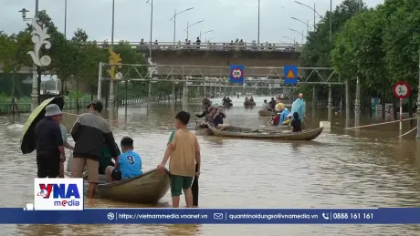 Lũ dâng cao, người dân Quảng Ngãi chủ động sơ tán