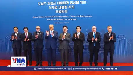 Chủ tịch nước Lương Cường dự tiệc tối chào mừng các nhà Lãnh đạo APEC