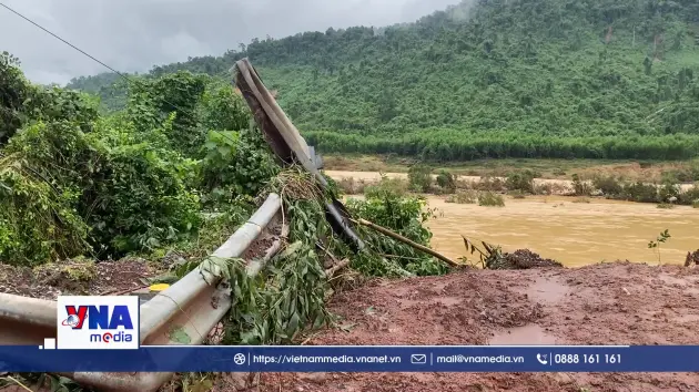 Nhiều điểm sạt lở nghiêm trọng trên tuyến đường Hồ Chí Minh