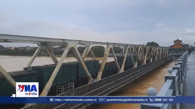 Điều hai đoàn tàu 1.600 tấn gia tải chống trôi cầu đường sắt Bạch Hổ