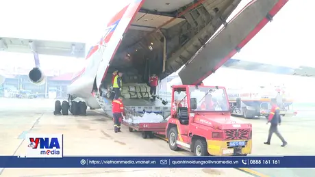Chuyên cơ Nga vận chuyển 29 tấn hàng khẩn cấp cứu trợ Huế