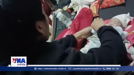 Bộ đội biên phòng Quảng Trị hỗ trợ sản phụ sinh con trong mưa lũ