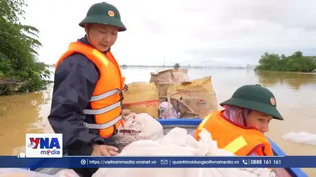 Bộ đội Biên phòng Đà Nẵng tiếp sức giữa tâm lũ