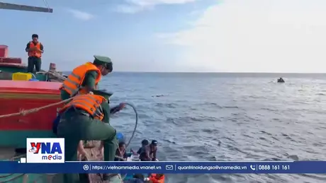 Kịp thời ứng cứu 8 thuyền viên gặp nạn trên vùng biển Côn Đảo