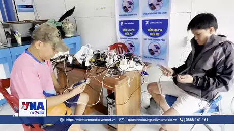 Đà Nẵng đảm bảo thông tin liên lạc, hỗ trợ người dân vùng lũ