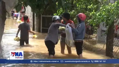 Những suất cơm gửi người dân vùng lũ Lâm Đồng