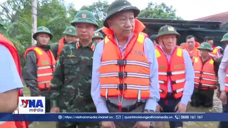 Tổng Bí thư Tô Lâm thăm người dân bị ảnh hưởng do mưa lũ tại Huế