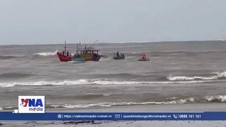 Một ngư dân mất tích trên cửa sông Roòn, Quảng Trị