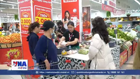 Người dân Gia Lai đổ xô tại các siêu thị để mua hàng thiết yếu