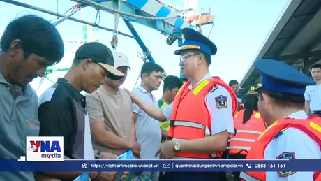 Cảnh sát biển đồng hành cùng ngư dân chống khai thác IUU