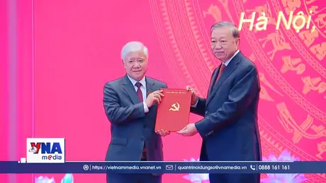 Trao quyết định Phó Bí thư thường trực Đảng ủy Quốc hội