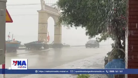 Bão số 13 đã đổ bộ đất liền