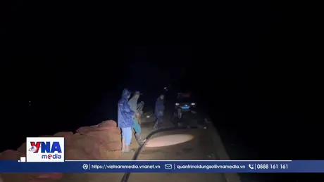 Lâm Đồng: Xuyên đêm gia cố đập chính, hồ thủy lợi Cay An