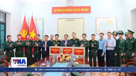 Thủ tướng động viên cán bộ, nhân dân xã biên giới Yên Khương