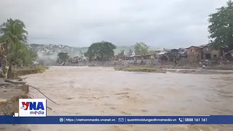 Fung-wong mạnh lên thành siêu bão