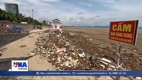 Rác đại dương trôi dạt vào bãi biển Vũng Tàu