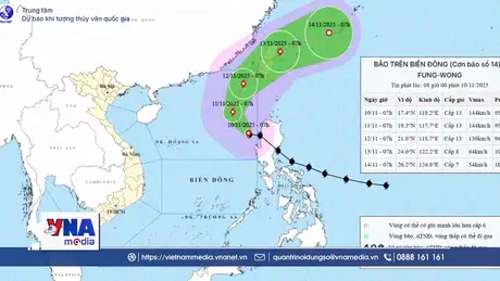 Bão Phượng Hoàng vào Biển Đông, trở thành cơn bão số 14