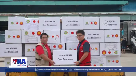 Thêm chuyến bay viện trợ khẩn cấp cho người dân vùng lũ