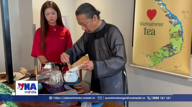 Giới thiệu văn hoá con người Việt Nam qua chén trà sen ở Canada