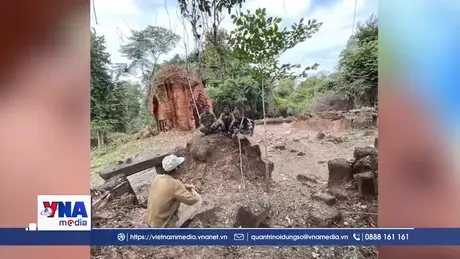 Phát hiện ngôi tháp cổ giữa rừng sâu ở Nam Lào