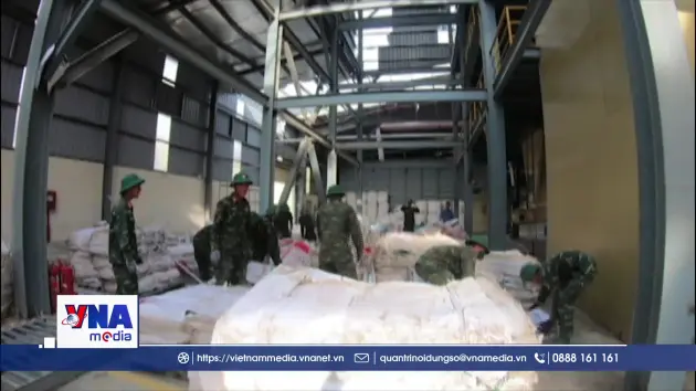 Khôi phục sản xuất công nghiệp sau bão số 13