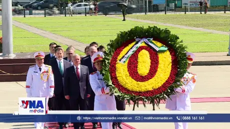 Quốc vương Jordan vào Lăng viếng Chủ tịch Hồ Chí Minh