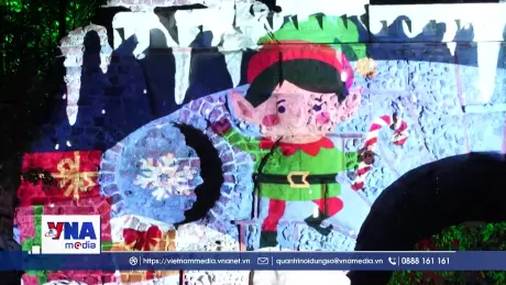 Vườn thực vật Kew “lên đèn” đón Giáng Sinh