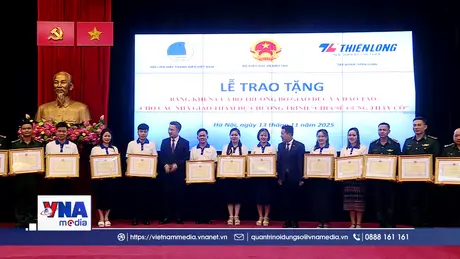 Bộ Giáo dục và Đào tạo gặp mặt các thầy cô giáo vùng cao