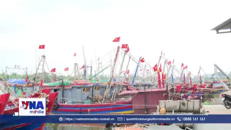 Cờ Tổ quốc đồng hành cùng ngư dân vươn khơi