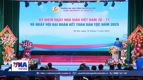 Phó Chủ tịch Quốc hội Đỗ Văn Chiến dự kỷ niệm 20/11 tại trường Đại học Công nghiệp Hà Nội